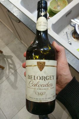 Vieux calvados du pays d'Auge , élevé en fût de chêne